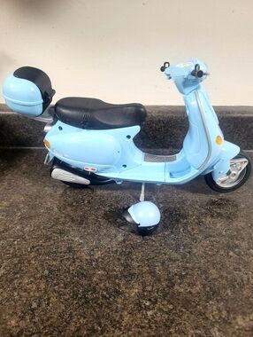 2002 Mattel Barbie Blue Scooter With Helmet